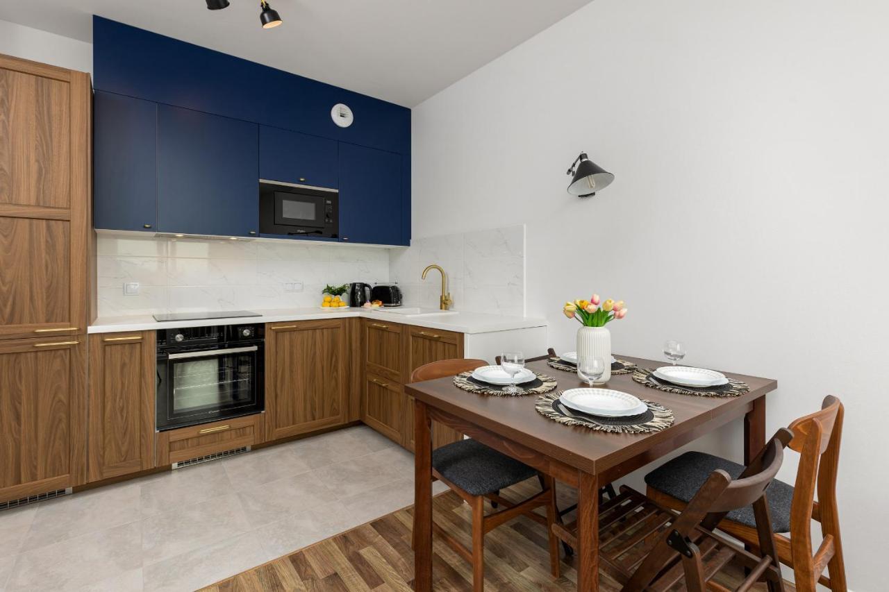 Stacja Wola Apartments With Parking By Noclegi Renters Warsaw Ngoại thất bức ảnh